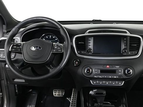 Used 2019 Kia Sorento SX image 3