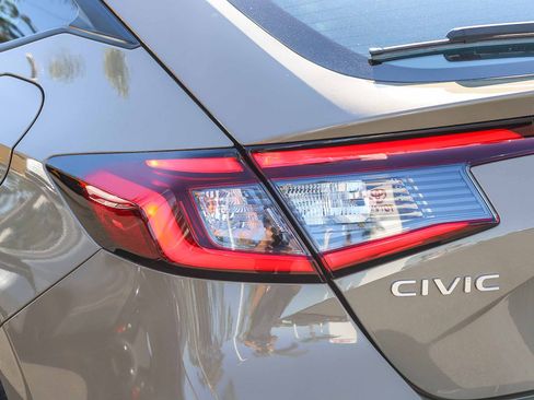 Used 2025 Honda Civic Sport image 10