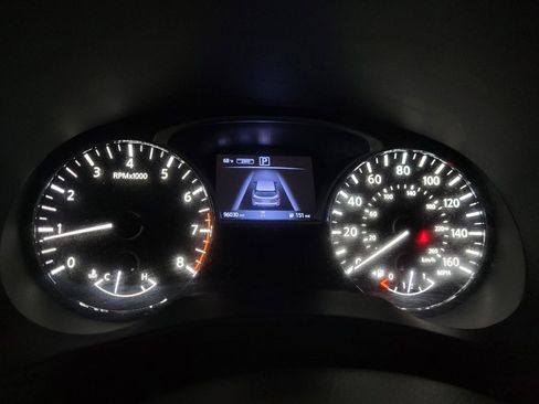 Used 2018 Nissan Pathfinder SV AWD/4WD image 22