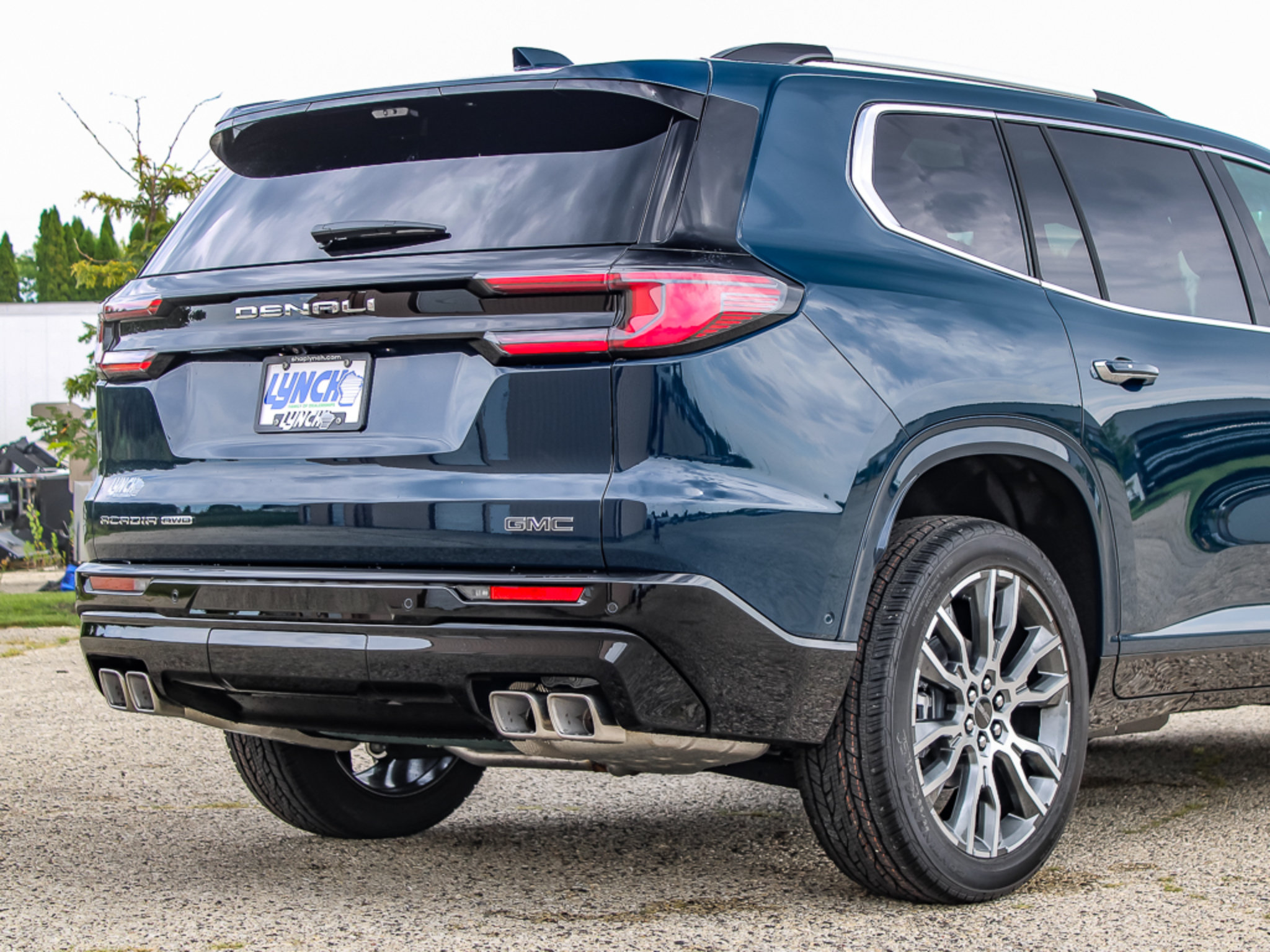 New 2027 GMC Acadia Denali Ultimate AWD/4WD image 18