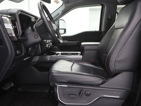 Used 2023 Ford F350 Lariat image 8
