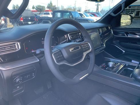 Used 2022 Jeep Wagoneer Series II w/ Premium Group I image 11