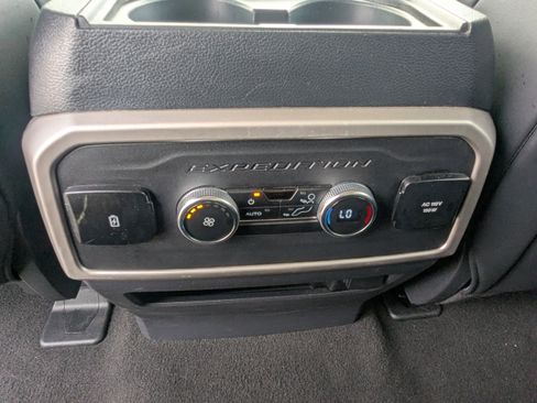 Certified 2024 Ford Expedition XLT image 17