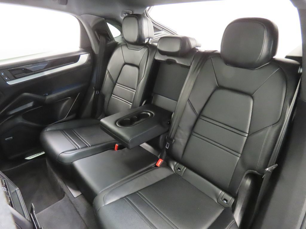 Certified 2025 Porsche Cayenne S AWD/4WD image 42