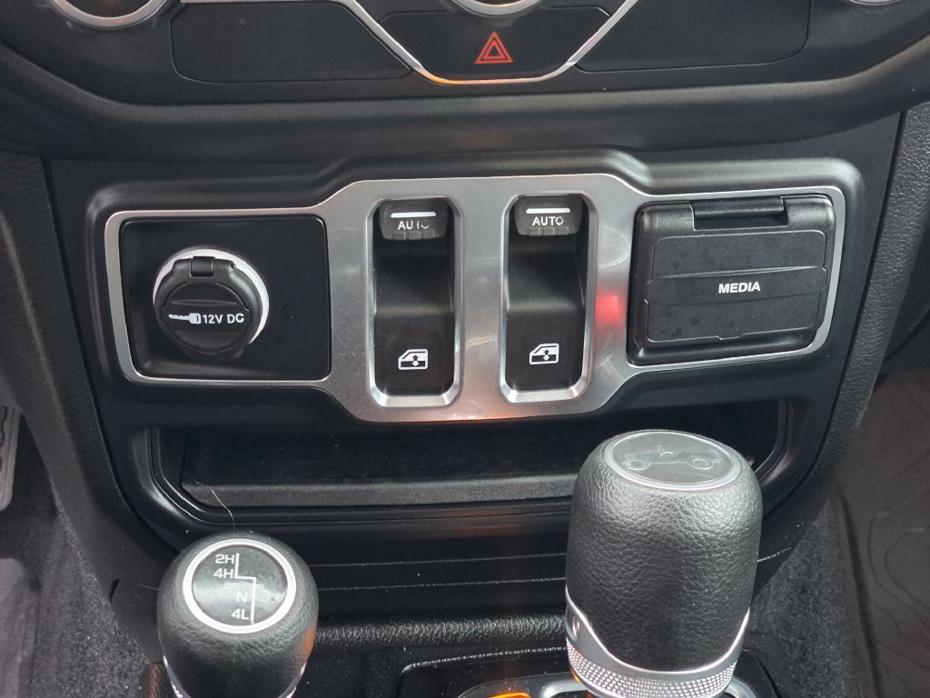 Used 2019 Jeep Wrangler Sport AWD/4WD image 18