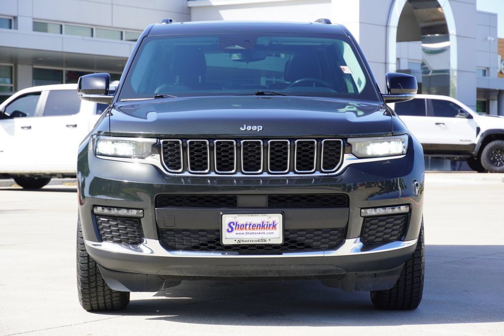 Used 2022 Jeep Grand Cherokee L Limited AWD/4WD image 2