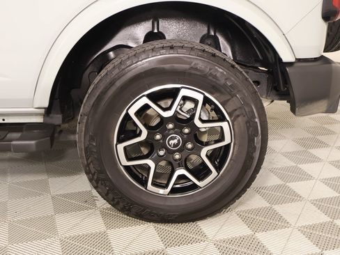 Used 2024 Ford Bronco Outer Banks AWD/4WD image 19