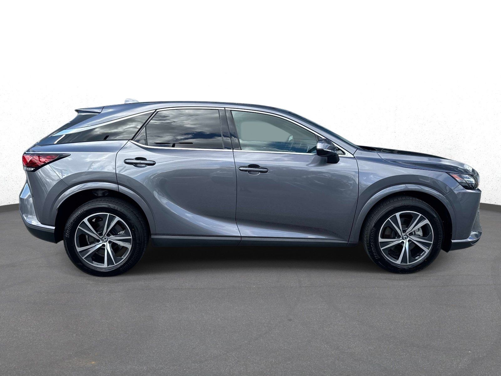 Used 2023 Lexus RX 350 FWD image 2