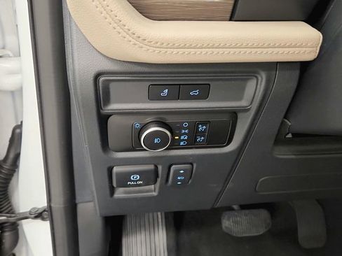 Used 2023 Ford Expedition Max Limited image 30