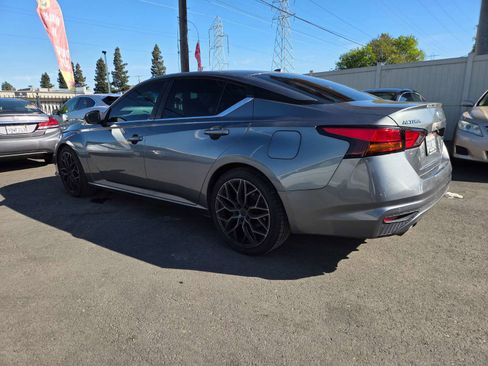 Used 2020 Nissan Altima 2.5 SR image 2