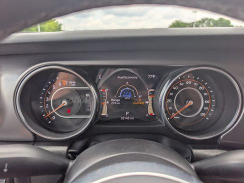 Used 2023 Jeep Gladiator Rubicon w/ LED Lighting Group AWD/4WD image 15