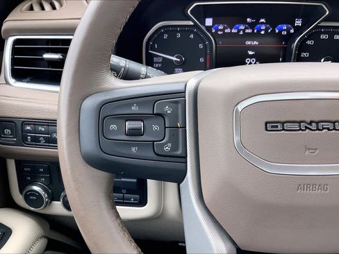 Used 2021 GMC Yukon Denali w/ Denali Premium Package image 24
