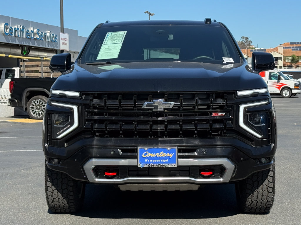 Used 2025 Chevrolet Suburban Z71 AWD/4WD image 4