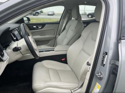 Used 2024 Volvo S60 B5 Plus w/ Climate Package AWD/4WD image 4