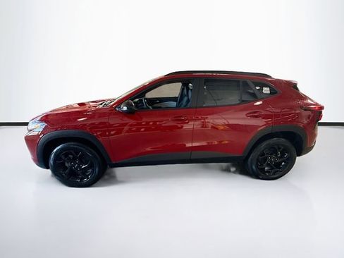 New 2026 Chevrolet Trax LT w/ Midnight Edition FWD image 9