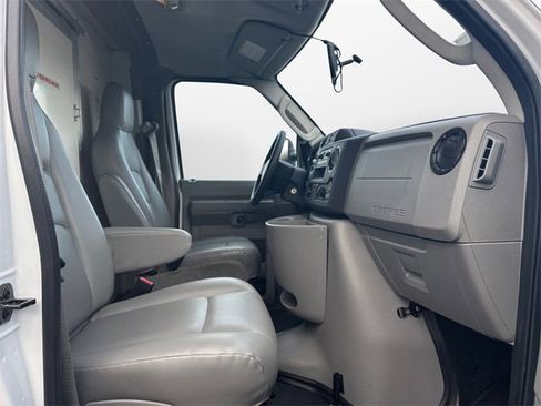 Used 2022 Ford E-350 and Econoline 350 Super Duty w/ Power Windows & Locks Group image 15