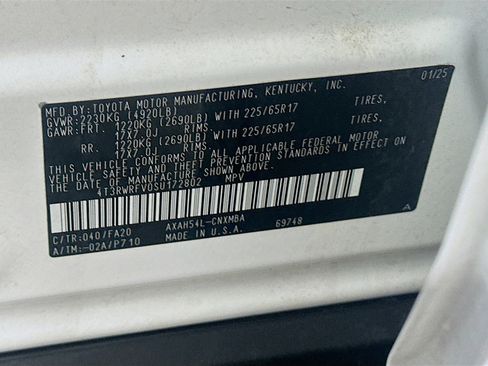 Used 2025 Toyota RAV4 XLE image 12