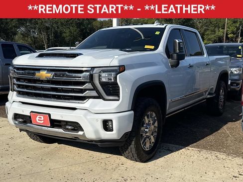 Used 2026 Chevrolet Silverado 2500 High Country w/ Technology Package AWD/4WD image 3