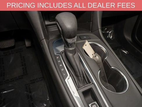 Used 2024 Chevrolet Equinox LT FWD image 17