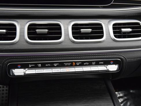 Certified 2023 Mercedes-Benz GLS 450 4MATIC image 32