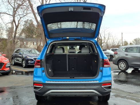 Used 2023 Volkswagen Taos SE w/ Panoramic Sunroof Package AWD/4WD image 10