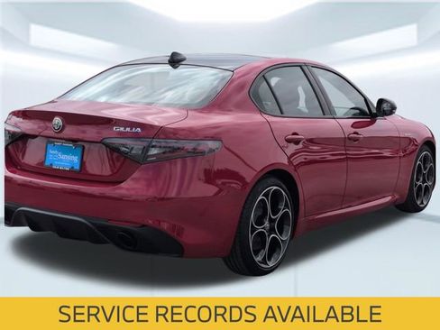 Used 2024 Alfa Romeo Giulia Veloce image 5