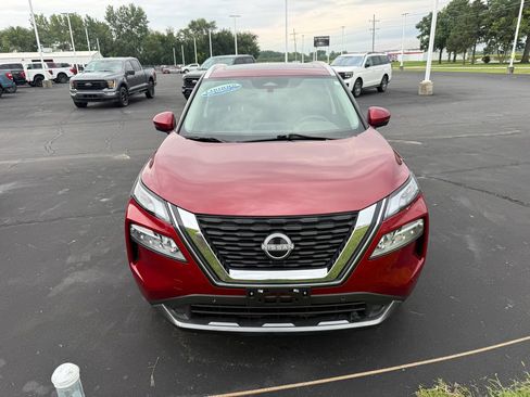 Used 2023 Nissan Rogue SL AWD/4WD image 2