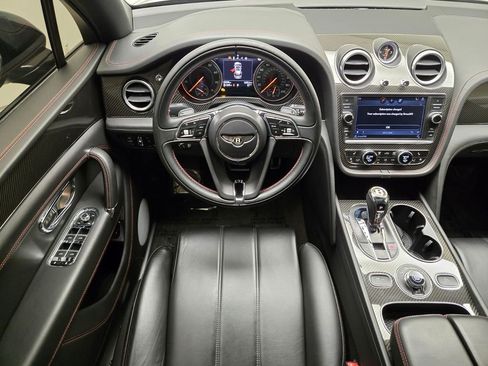 Used 2019 Bentley Bentayga image 23