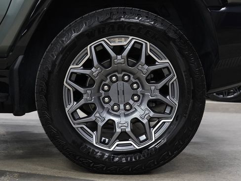 Used 2024 GMC Hummer EV 3X AWD/4WD image 38