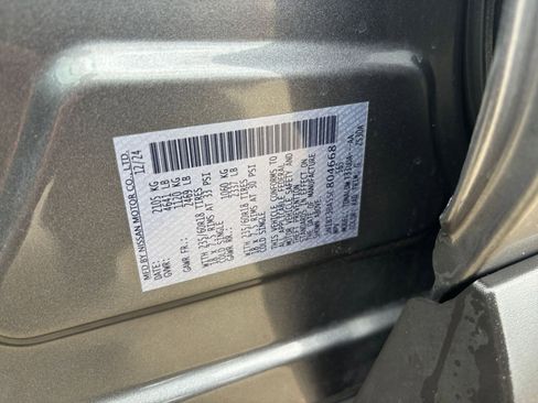 Used 2025 Nissan Rogue SV image 31