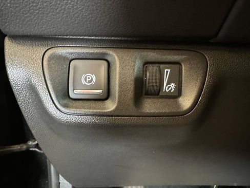 Used 2022 GMC Acadia SLE w/ Driver Convenience Package AWD/4WD image 18