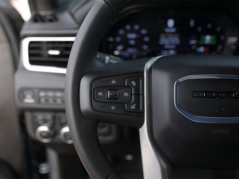 Used 2024 GMC Yukon Denali image 14