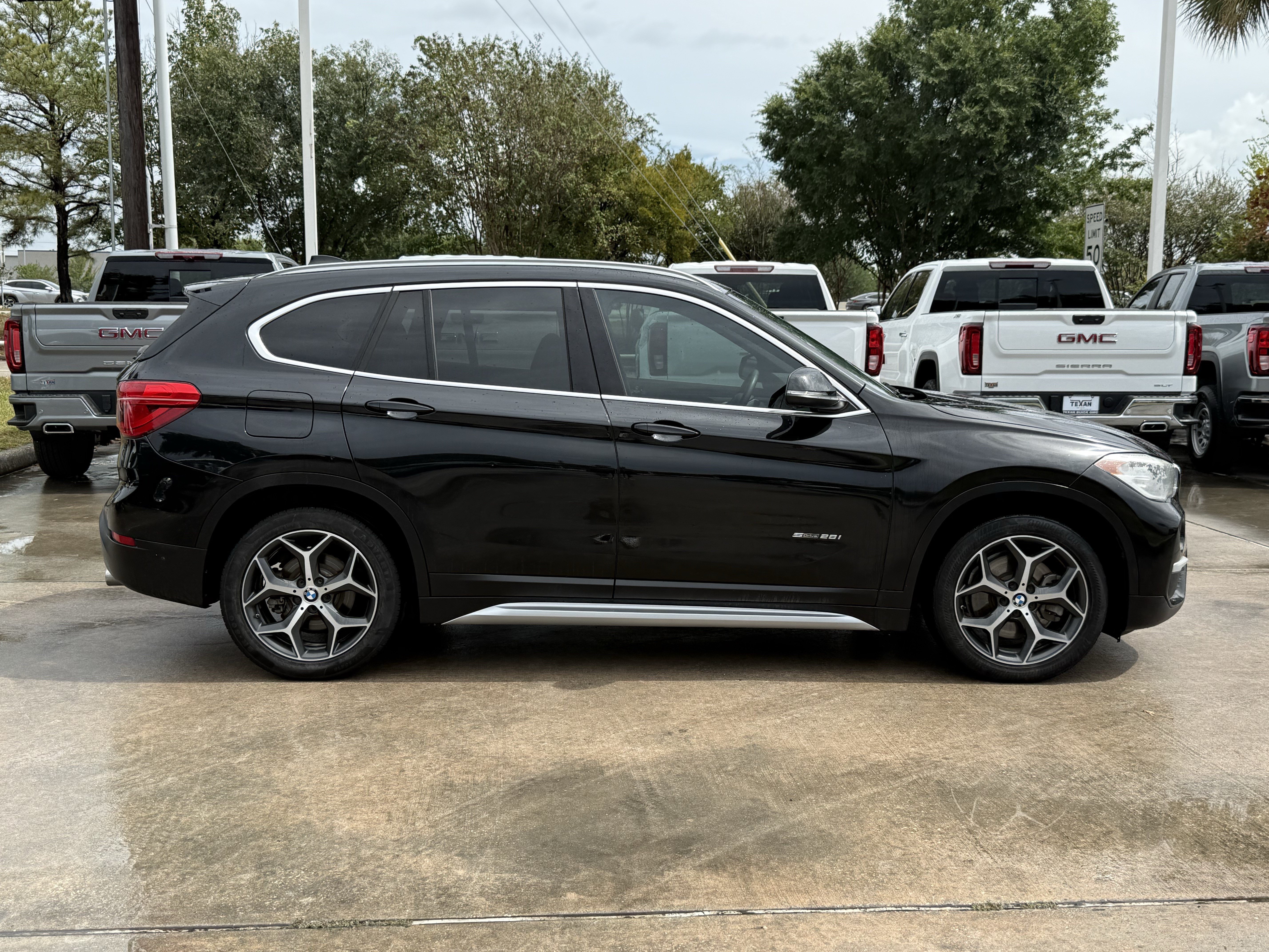 Used 2018 BMW X1 sDrive28i FWD image 3