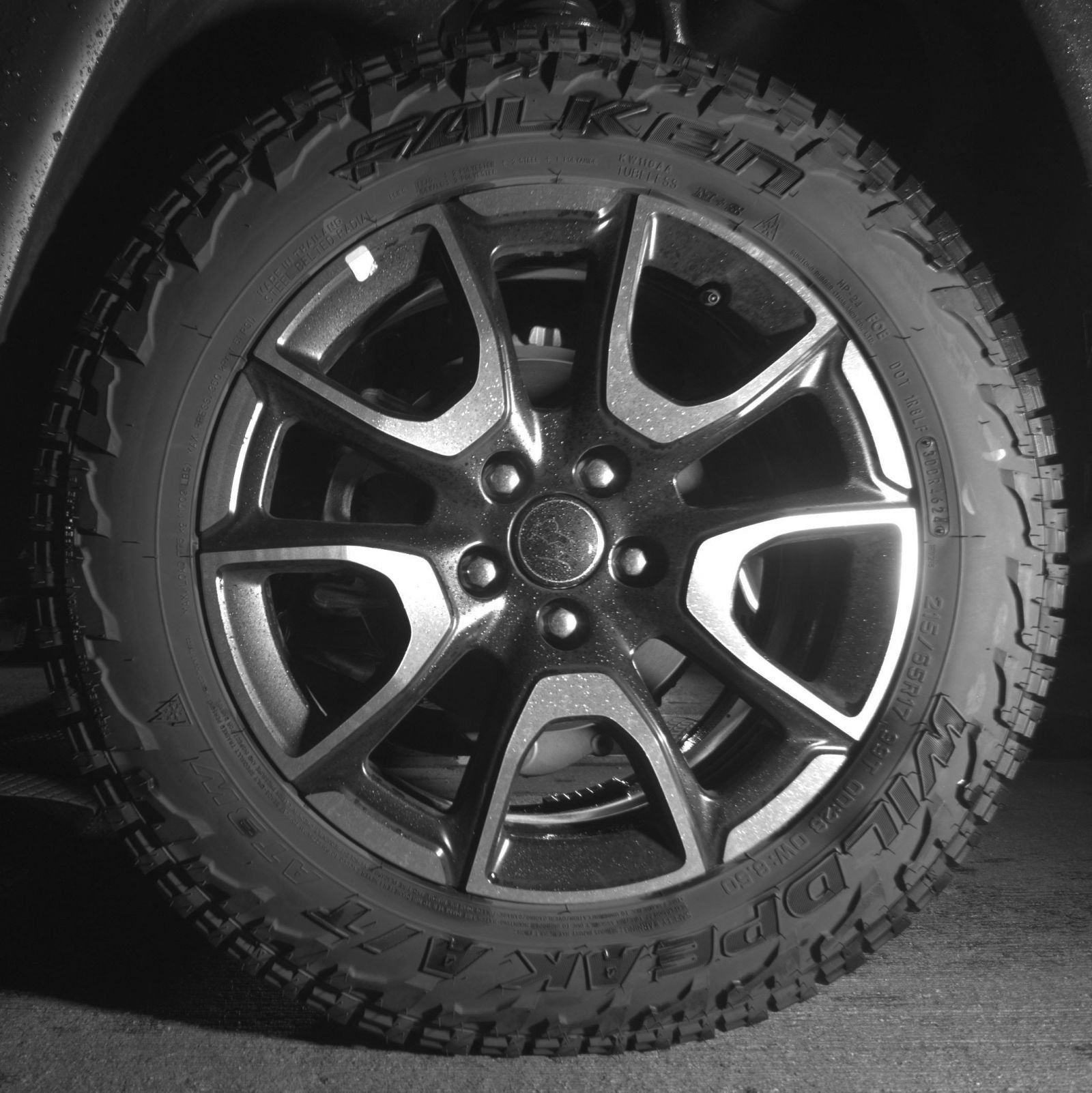 Used 2025 Jeep Compass Trailhawk AWD/4WD image 16