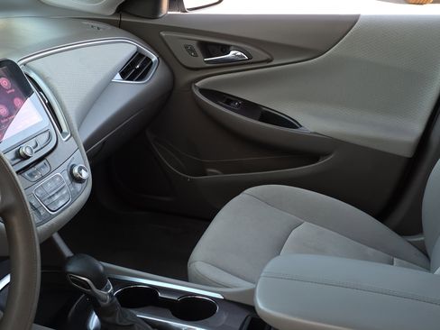 Used 2022 Chevrolet Malibu LT image 23