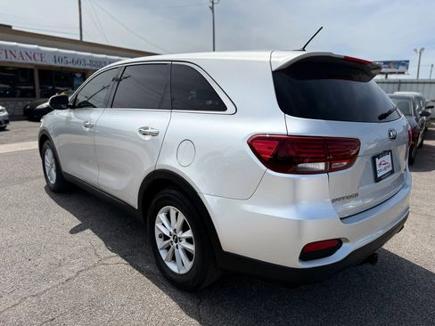Used 2020 Kia Sorento FWD V6 image 5