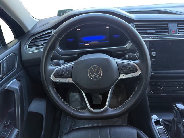 Used 2022 Volkswagen Tiguan SE AWD/4WD image 14
