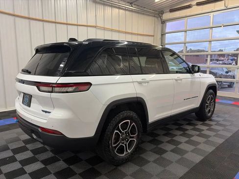 Used 2022 Jeep Grand Cherokee Trailhawk AWD/4WD image 4
