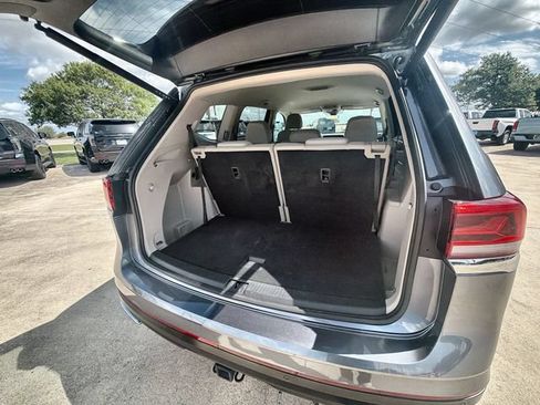 Used 2025 Volkswagen Atlas SE FWD image 25
