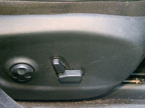 Used 2020 Jeep Cherokee Limited AWD/4WD image 12