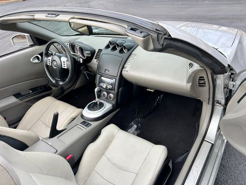 Used 2006 Nissan 350Z Touring image 36