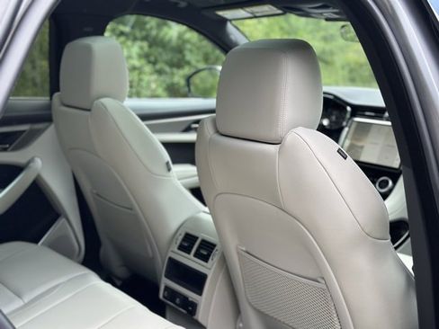 New 2026 Jaguar F-PACE R-Dynamic S image 21