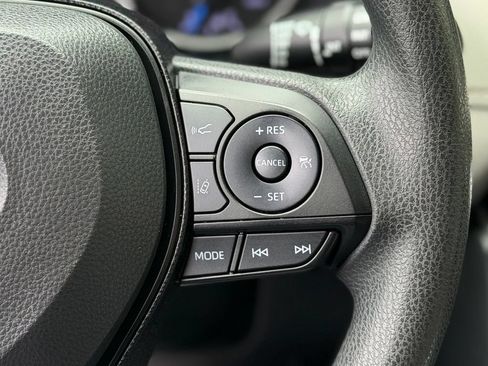 Used 2019 Toyota RAV4 XLE AWD/4WD image 11