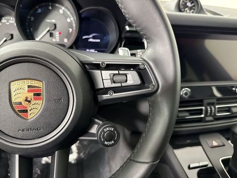 Certified 2024 Porsche Macan AWD/4WD image 38