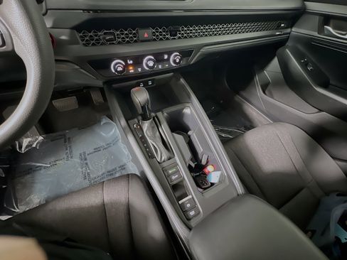 Used 2023 Honda Accord LX image 25