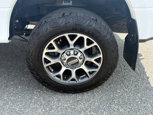 Used 2021 Ford F250 Lariat w/ Lariat Value Package AWD/4WD image 9