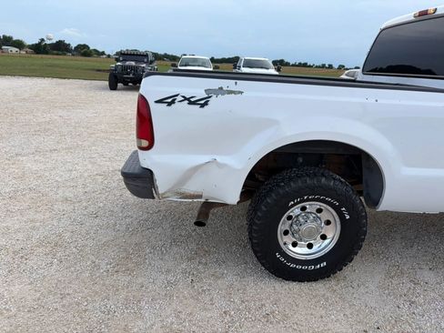 Used 2003 Ford F250 XL AWD/4WD image 3