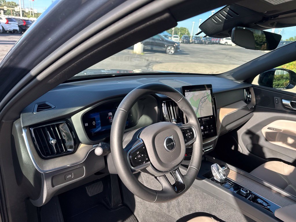 Used 2026 Volvo XC60 B5 Plus AWD/4WD image 11