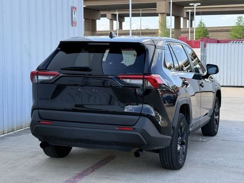 Used 2023 Toyota RAV4 LE image 4