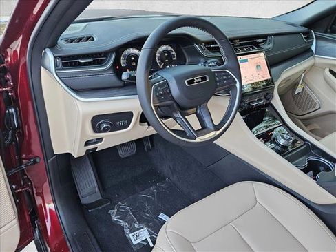 New 2025 Jeep Grand Cherokee L Limited image 9